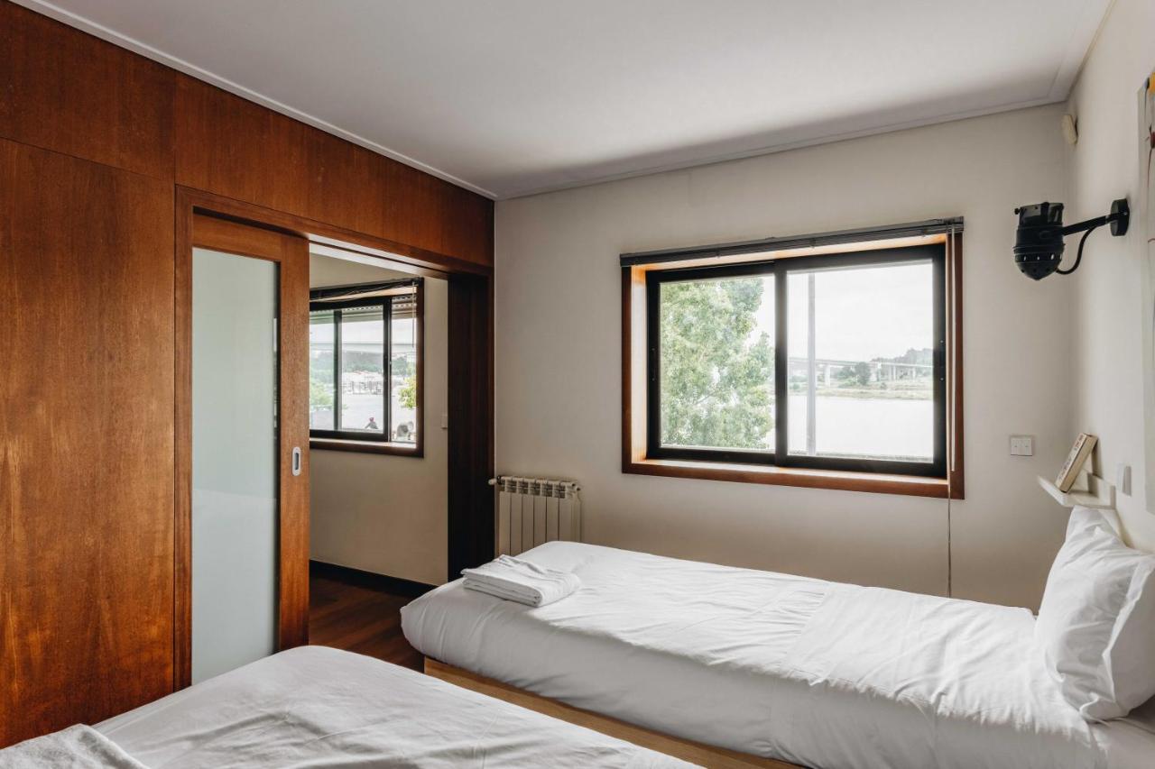 Riverfront Haven Family'S Choice With Free Garage ポルト エクステリア 写真